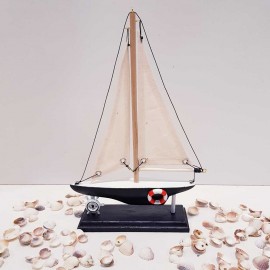 قایق بادبانی رنگ سورمه ای