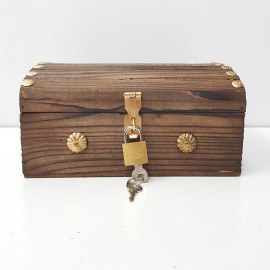 صندوقچه چوبی کوچک قهوه ای باقفل و کلید