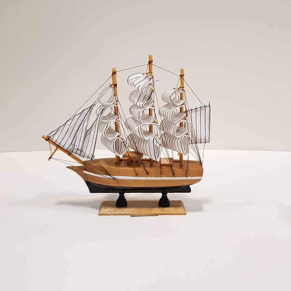 کشتی دکوری 3 بادبانه کوچک